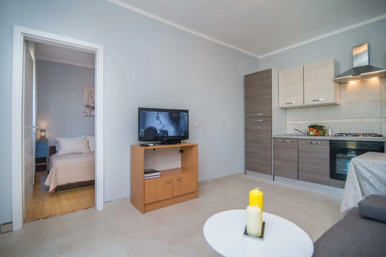Apartment With Terrace In Filipana Marcana 0*,