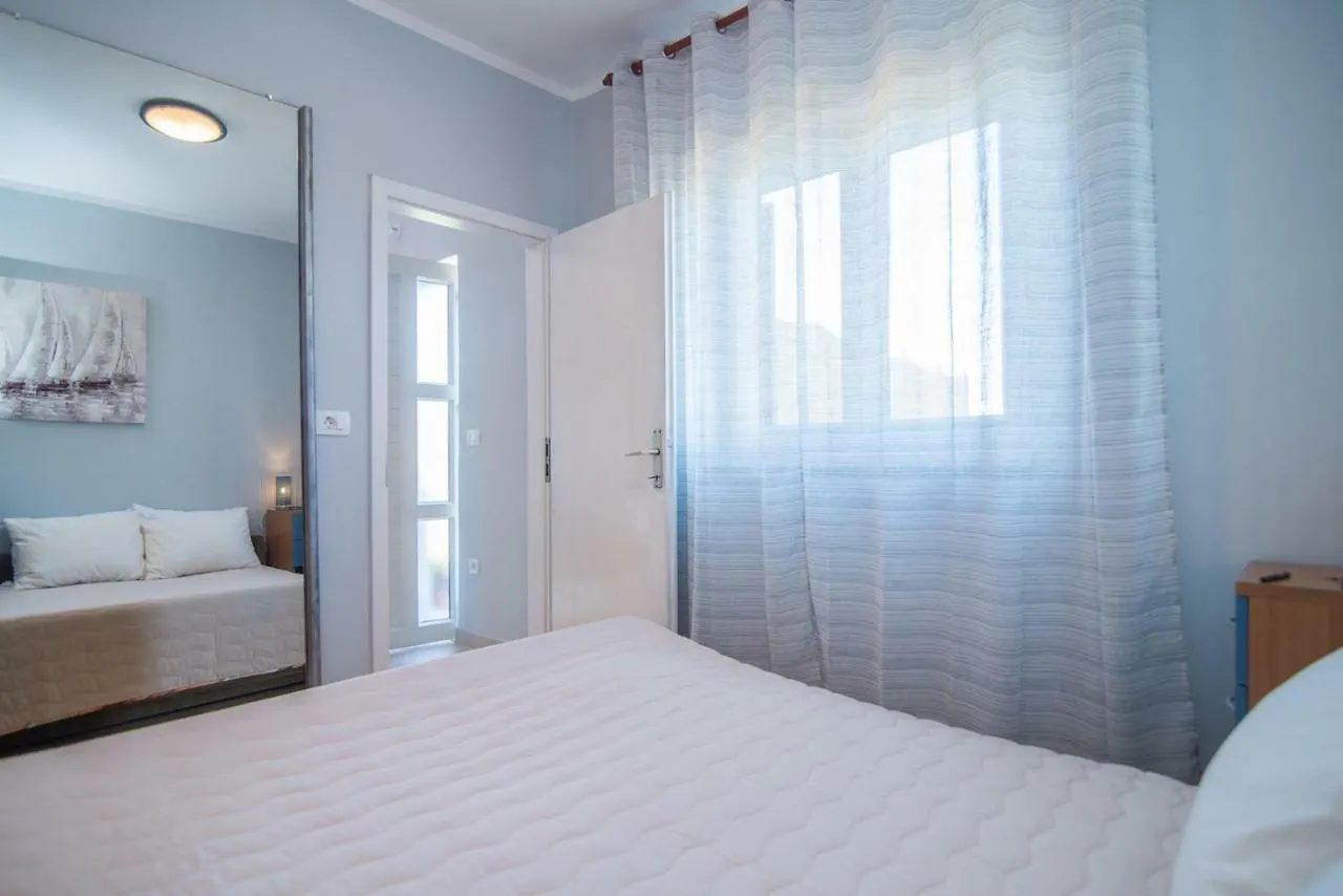 Apartment With Terrace In Filipana Marcana