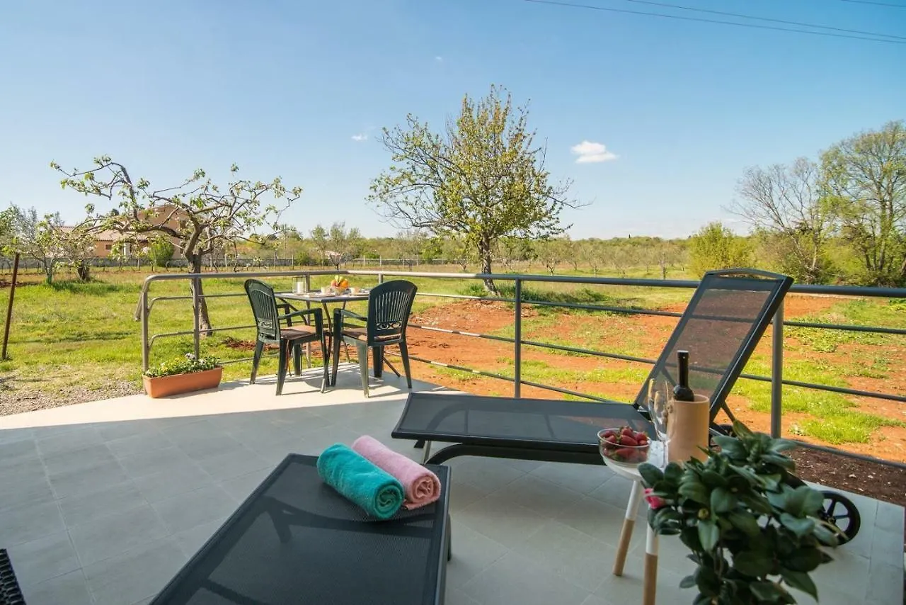 Apartment With Terrace In Filipana Marcana